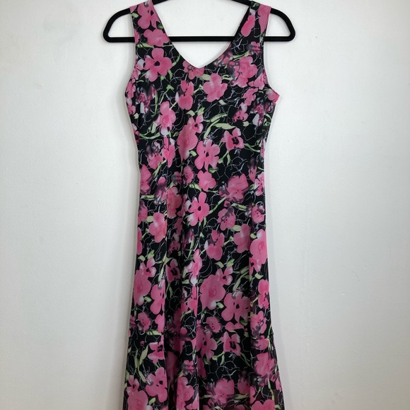 Mandee Dress with flowery prints 😻 - Picture 11 of 15